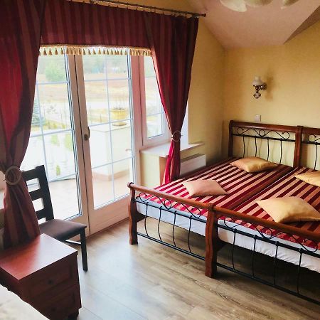 Pensjonat Nad Struga Apartment Стриков Екстериор снимка