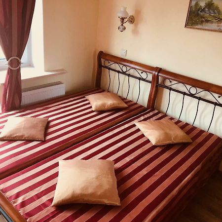 Pensjonat Nad Struga Apartment Стриков Екстериор снимка